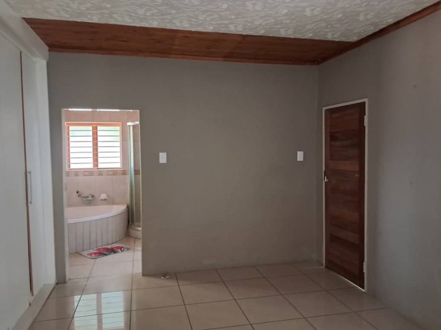 5 Bedroom Property for Sale in Rietfontein A H North West
